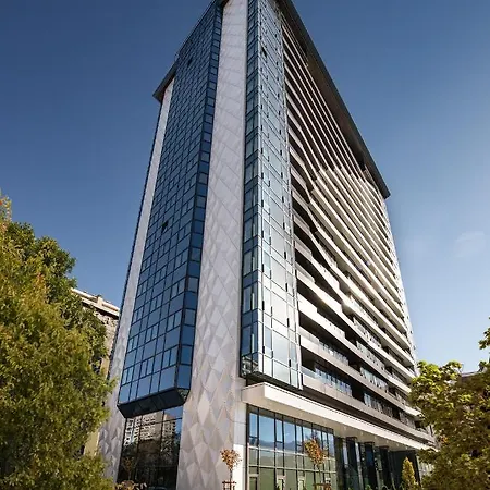 Luxury Three-bedroom Penthouse In An Iconic Top-class Building Diamant 250m2