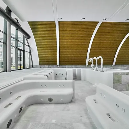 Luxury Three-bedroom Penthouse In An Iconic Top-class Building Diamant 250m2 *